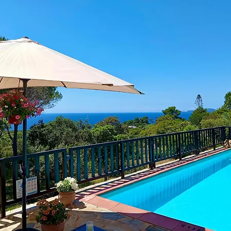 Barranch With Sea View Swimming Pool For 6 People فيلة